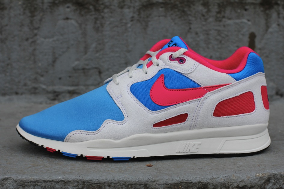 Nike Air Flow Photo Blue Voltage Cherry 01