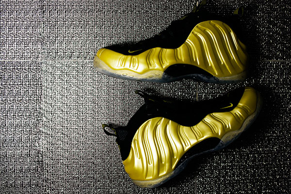 Nike Air Foamposite One Electrolime Black 2