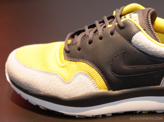 Nike Air Safari Yellow Black Beige 3