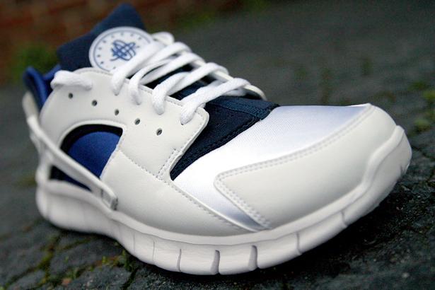 nike-huarache-free-2012-white-navy-royal-3 Nike Huarache Free 2012 White Navy Royal 3