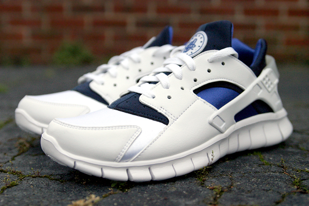nike-huarache-free-2012-white-navy-royal-4 Nike Huarache Free 2012 White Navy Royal 4