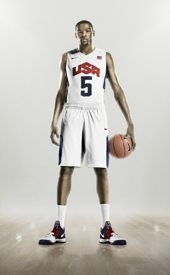 Nike Unveils USAB Basketball Elite Uniform and Basketball Footwear