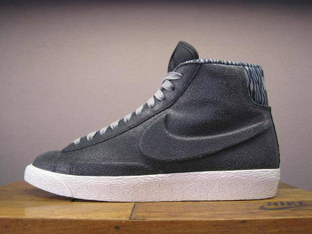 nike-wmns-blazer-mid-anthracite-zebra-2 Nike Wmns Blazer Mid Anthracite Zebra 2