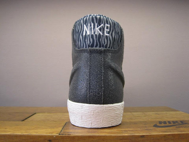 nike-wmns-blazer-mid-anthracite-zebra-3 Nike Wmns Blazer Mid Anthracite Zebra 3