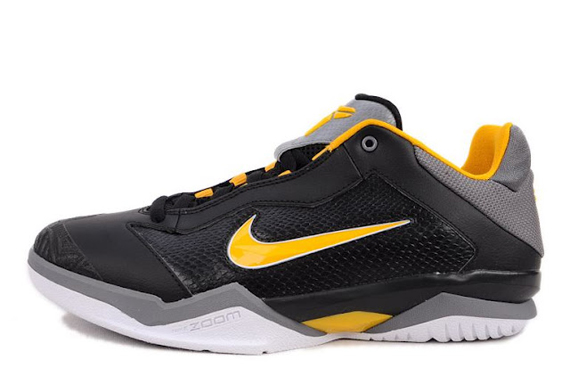 Kobe 2 clearance black and yellow