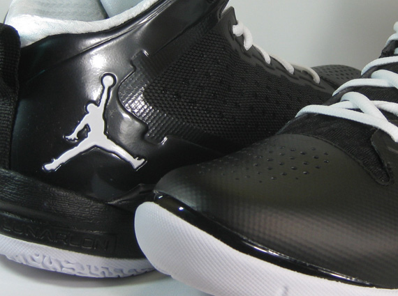 Jordan Fly Wade Blk Wht Release Reminder