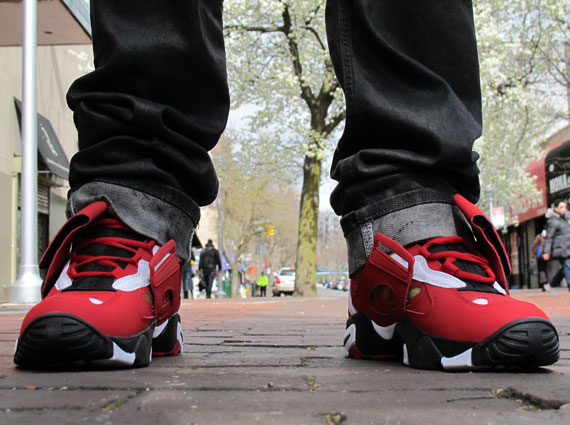 Nike Air Diamond Turf II – Varsity Red ’49ers’ | On-Feet Images