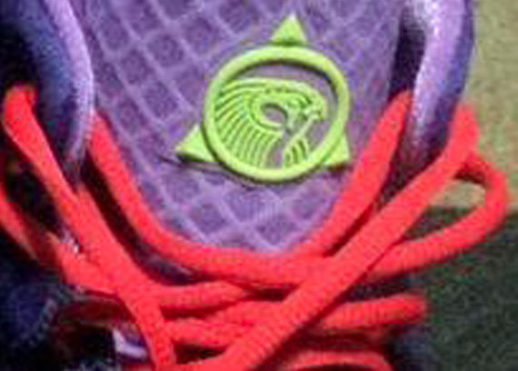 Establecimiento Ceder Dar una vuelta Nike Air Yeezy 2 Logo - SneakerNews.com