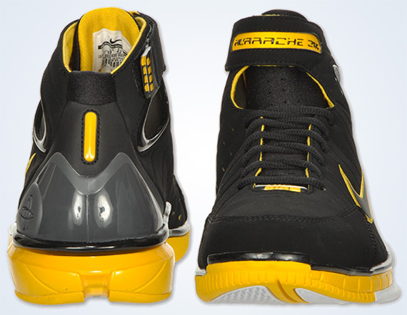 Nike Zoom Huarache 2K4 – Black – Varsity Maize | Available
