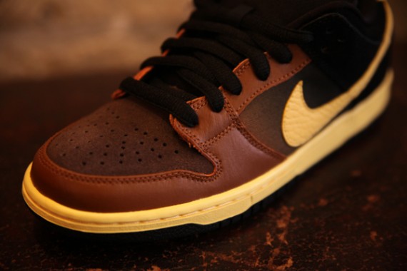Nike SB Dunk Low ‘Black and Tan’ – New Images
