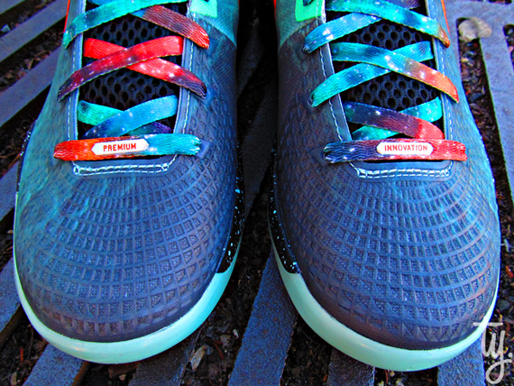 Photos: Blake Griffin Helps Unveil the Nike Zoom Hyperdunk 2011