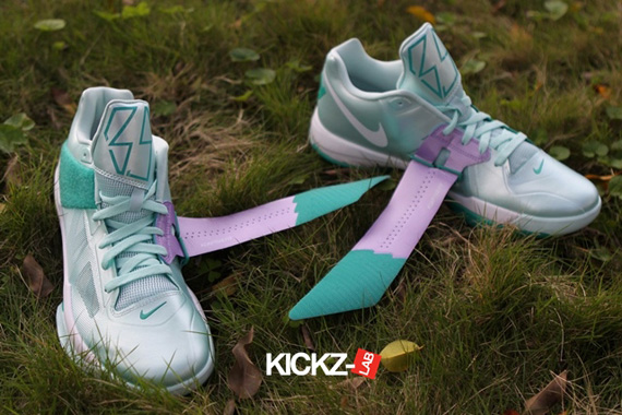 Nike Zoom 'Easter' Detailed Photos - SneakerNews.com