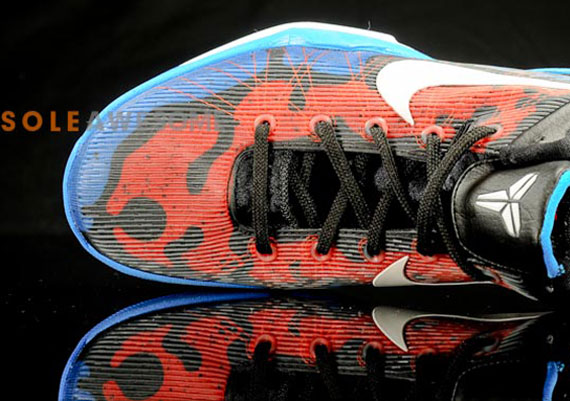 Nike Zoom Kobe 7 Poison Dart Frog Red Blue New Images 1