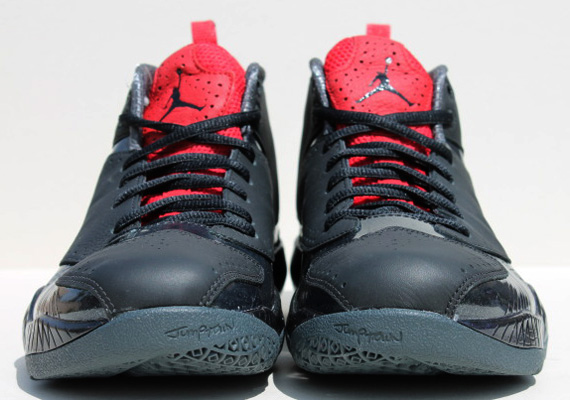 new black and red jordans