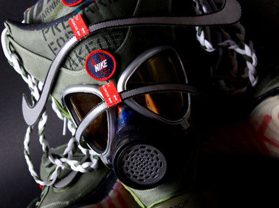Galaxy Dunk High Gas Mask 10