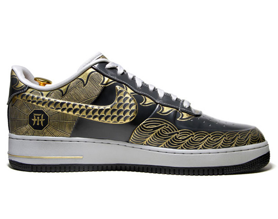 Nike Air Force 1 Low '30th Anniversary Year of the Dragon' Gold Customs ...