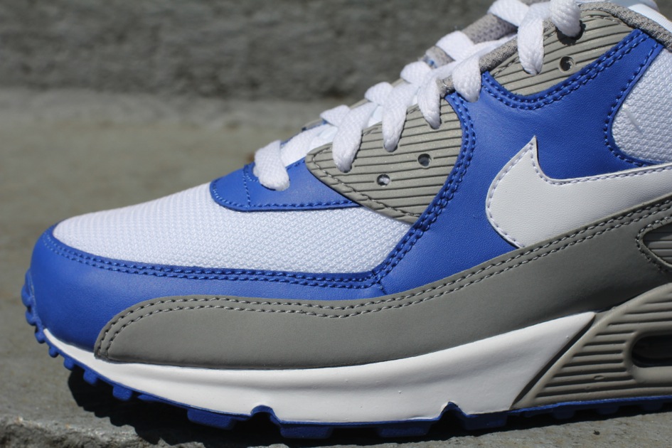 nike-air-max-90-medium-grey-varsity-royal-white-1 Nike Air Max 90 Medium Grey Varsity Royal White 1