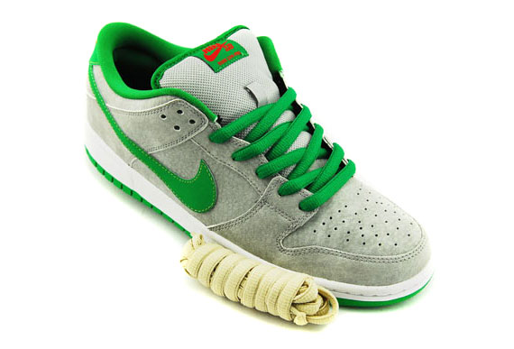 nike dunk sb low medusa