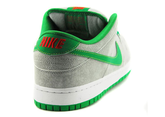 Nike SB Dunk Low - Matte Silver - Classic Green - Varsity Red