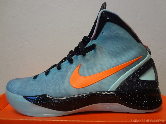 nike zoom hyperdunk 2011 supreme blake griffin galaxy on foot 5