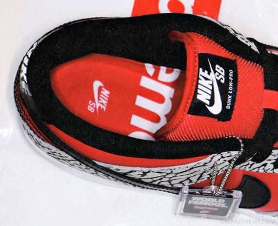 Supreme x Nike SB Dunk Low 2012 - Releasing in April