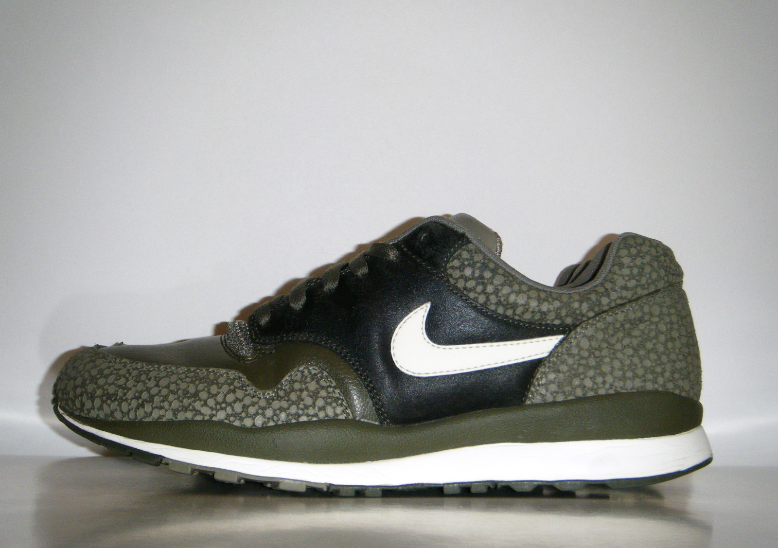 nike-air-safari-le-holiday-2012-sample-02 Nike Air Safari Le Holiday 2012 Sample 02