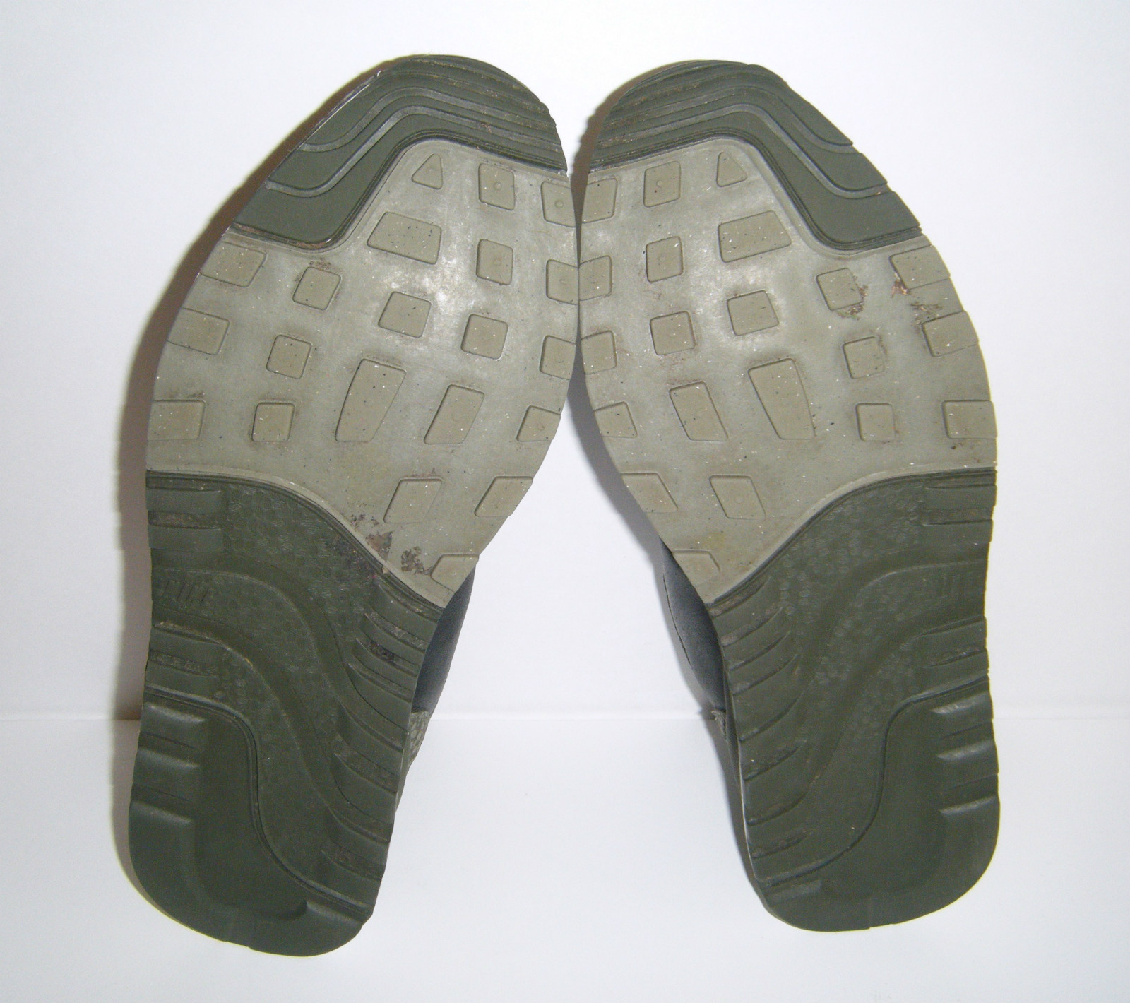 nike-air-safari-le-holiday-2012-sample-06 Nike Air Safari Le Holiday 2012 Sample 06