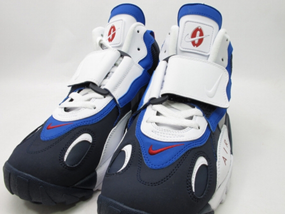 Nike Air Speed Turf Max White Blue Red New Images 04