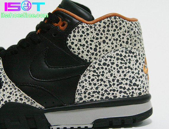 nike air trainer 1 safari qs detailed images 12