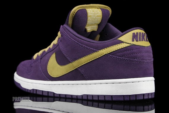 Nike Sb Dunk Low Crown Royal Available 02