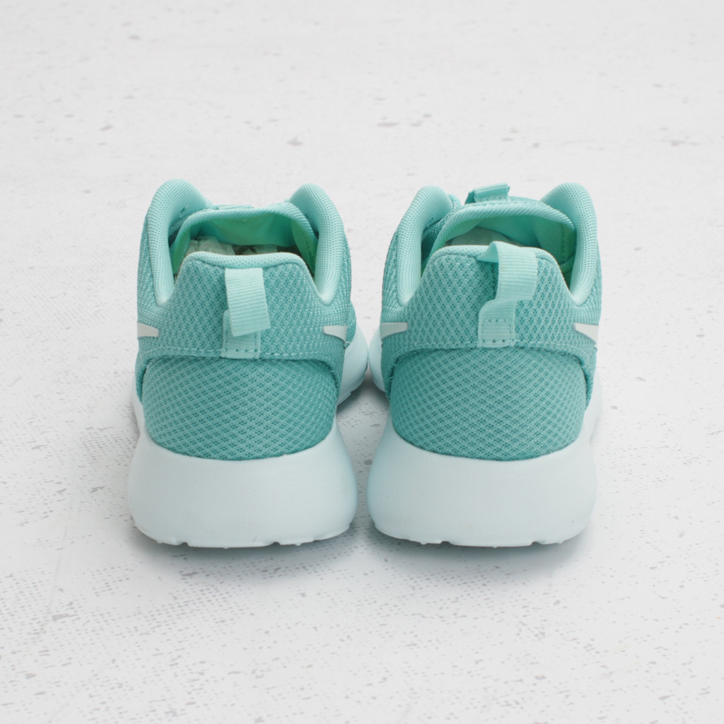 Nike Wmns Roshe Run Tropical Twist Trace Blue 5