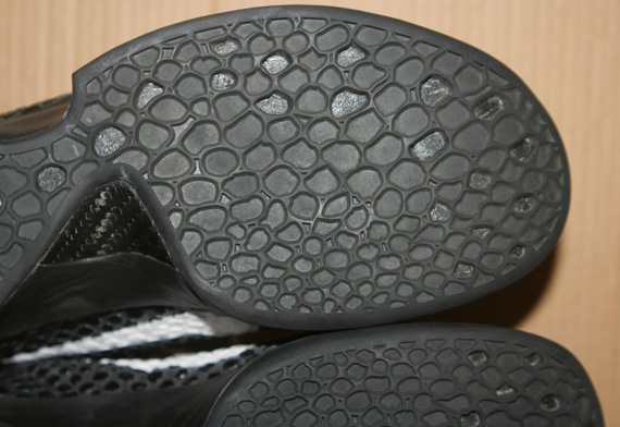 Nike Zoom Kobe VI Wear-Test Sample - SneakerNews.com