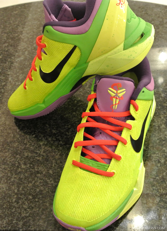 nike zoom kobe vii grinch customs 6