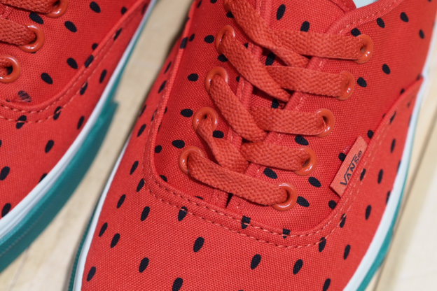 scene detaljer Kassér Vans Authentic 'Watermelon' - SneakerNews.com