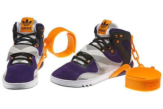 joggen Passend Brullen adidas Scraps Jeremy Scott's "Handcuff" Roundhouse Mid - SneakerNews.com