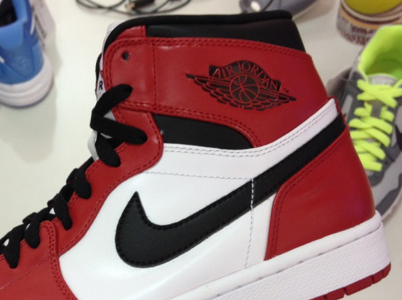 Air jordan Photos 1 High White Red Black 2