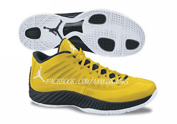 Jordan Superfly Low Yellow Black White