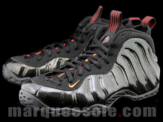 Nike Air Foamposite One Black Red Gold 2