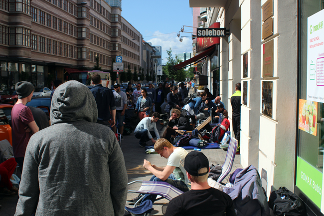 nike-air-yeezy-2-release-recap-17 Nike Air Yeezy 2 Release Recap 17