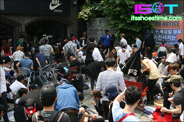 nike-air-yeezy-2-release-recap-50 Nike Air Yeezy 2 Release Recap 50