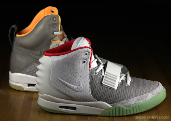 Geno Smith Wears Nike Air Yeezy 2 'Pure Platinum' - Sports Illustrated  FanNation Kicks News, Analysis and More