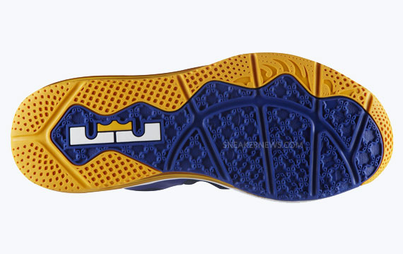 Nike Lebron 9 Low Entourage Available 3