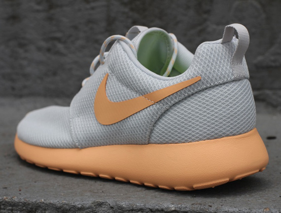 Nike Roshe Run Pure Platinum Orange Chalk 3