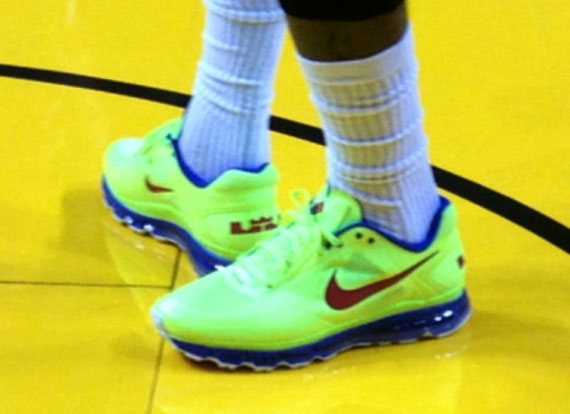 LeBron James x Nike Trainer 1.3 Max “Hazardous On The Court”