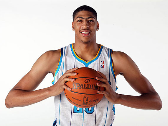Anthony Davis Signs With Nike