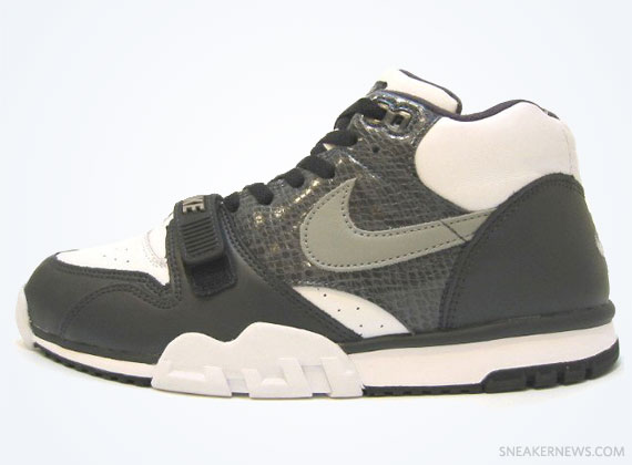 Classics Revisited: Nike Air Trainer 1 "Python" (2003)