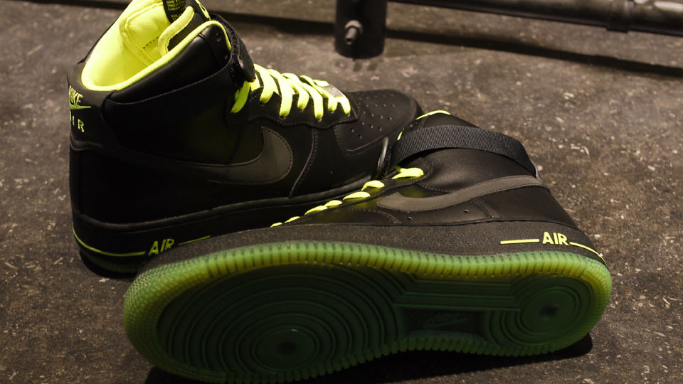 nike-air-force-1-high-black-volt-4 Nike Air Force 1 High Black Volt 4
