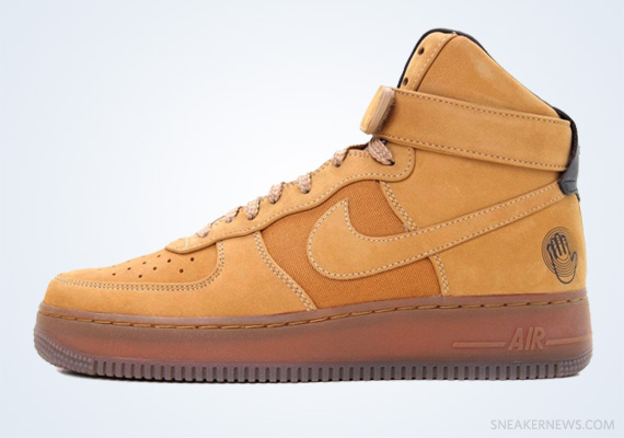 Classics Revisited: Bobbito Garcia x Nike Air Force 1 High "Mac 'N Cheese" (2007)