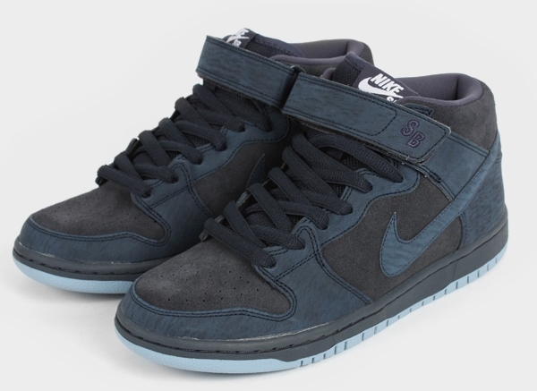 nike-sb-dunk-mid-dark-obsidian-thunder-black-04 Nike Sb Dunk Mid Dark Obsidian Thunder Black 04