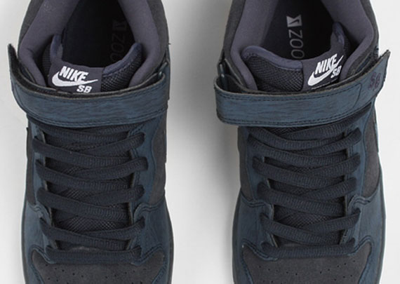 Velcro best sale nike sb